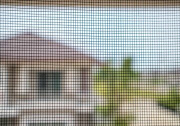 La experiencia de Aluvidal muestra que las mosquiteras reforzadas son las aliadas perfectas para el verano