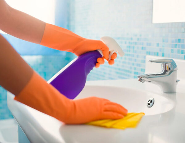 Cómo mantener un baño reluciente y libre de humedad