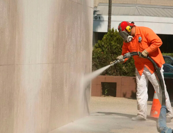 Los 3 servicios claves de limpieza con chorro de arena que transforman espacios