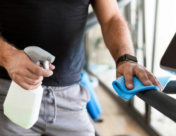 362 veces más gérmenes que un inodoro: cómo evitar que un gimnasio sea un foco de infecciones