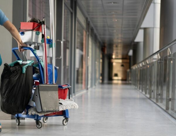 500.000 profesionales sostienen el sector de la limpieza: ‘Somos una inversión en salud’