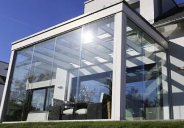 Aluvidal apuesta por las cortinas de vidrio en Zaragoza para espacios más funcionales y estéticos